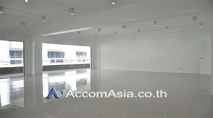  1  Office Space For Rent in Sukhumvit ,Bangkok BTS Phra khanong at Park Avenue AA14005